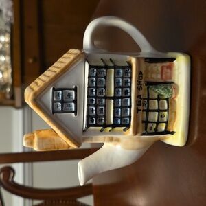 Charming Cottage Teapot